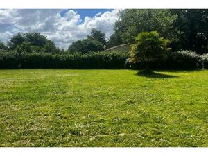 Terrain à bâtir à Saint-Vivien-de-Médoc (33590)