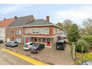 Commercieel te koop in Oostrozebeke