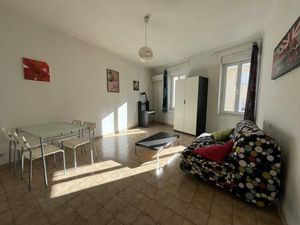 Location appartement 1 pièce 43 m² à Nîmes (30000)
