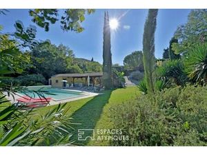 Maison de caractère avec gîte  ateliers et vue dégagée