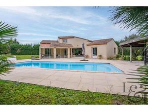 A vendre maison de plain-pied 3 chambres avec piscine