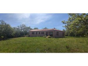 Villa 4 pièces sur terrain piscinable 2680m²