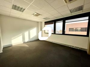 A LOUER  BAIL PRECAIRE 110m² à 180m² PART DIEU