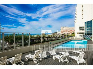 Studio meublé à l'année dans résidence en front de mer avec piscine