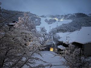 A VENDRE GOURETTE   STUDIO 4 PERSONNES RENOVE ET MEUBLE EN REZ DE CHAUSSEE AVEC CAVE