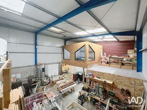 Location Local d'activités 255 m²