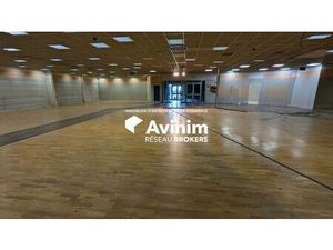 Location local commercial 1800 m² ZAC Vendenheim