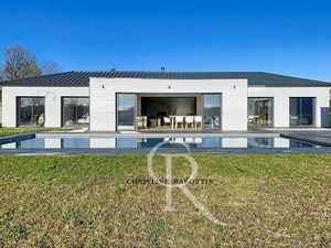 Maison contemporaine avec 4 chambres et piscine  vue sur les montagnes