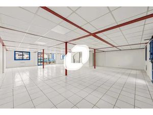 A LOUER  Cellules mixtes dans un parc privatif