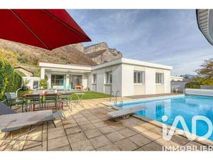 Vente Demeure d'exception Piscine à Crolles (38920) : à vendre Piscine / 130m² Crolles