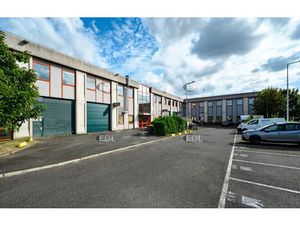 A LOUER : Local d'activités de 574 m²