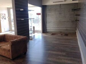 Location local commercial 93m2 Perpignan 66000 - 1000 € - Surface Privée