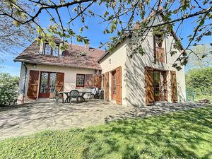 Vente maison 6 pièces 140 m² à Saint-Sauveur-sur-Ecole (77930)  468 000 €