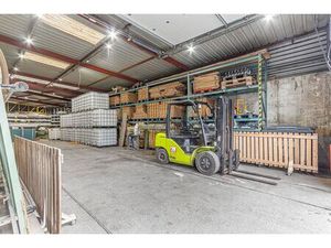 Maison à vendre avec garage   Couvin (VBD58693)