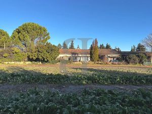 Vente villa 6 pièces 205 m² à L'Isle-sur-la-Sorgue (84800)  449 000 €