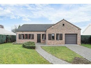 Bungalow à vendre avec garage et terrasse   Geer (VBD58665)