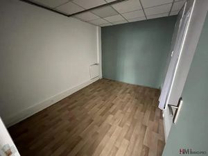 En ville  local commercial  agence ou petit bureau