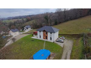 Vente maison 5 pièces 136 m² à Entrelacs (73410)  550 000 €