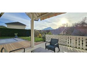 MAISON 6 PIECES DE 179M2 A CHALLES LES EAUX