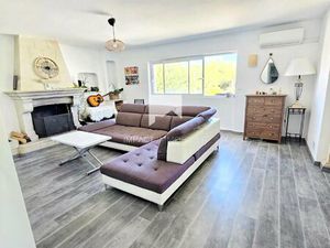 HYÈRES – Appartement T3 dans Résidence Intimiste avec Piscine – Calme Absolu & Proximité P