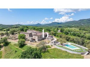 Vente propriété 32 pièces 900 m² à Barjac (30430)  2 550 000 €