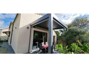 CENTRE VILLE MAGNIFIQUE MAISON RENOVEE SUR TERRASSE ET JARDINET