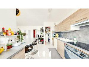 En exclusivité  joli appartement de 48m2 avec balcon et place de parking