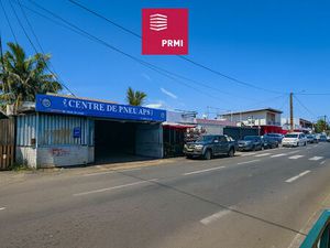 Ensemble de 4 Locaux Commerciaux - Sainte-Suzanne Centre-Ville