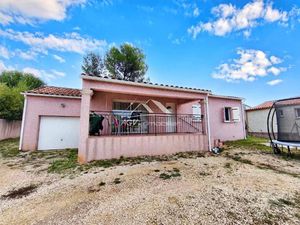 Lézan  maison plain pied  2 chambres + 1 bureau  garage  terrain clos