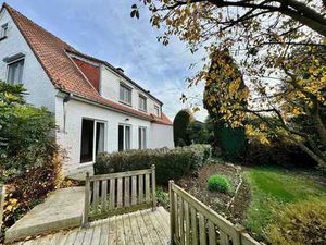 Maison trois chambres quartier proche des champs