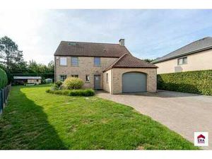 Villa prête à emménager avec piscine et grand jardin