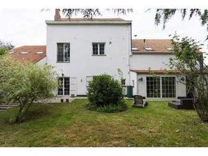 A proximité immédiate de ttes les facilités ( gare Nossegem)