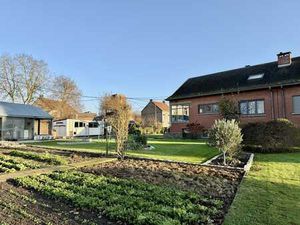 Vaste habitation 3 façades au calme