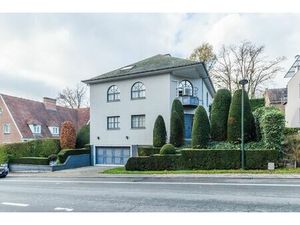 Villa à vendre avec jardin et 4 chambres   Uccle (VWD15850)