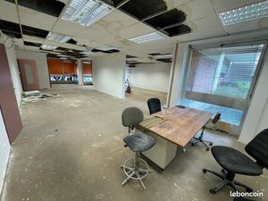 Local à aménager pour habitation ou investissement  place de parking