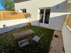 Petit logement avec jardin clos