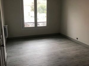 Loue grand T2 très lumineux