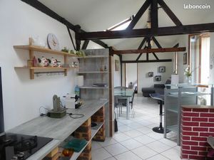 Petite maison dans ancien corps de ferme à Jouy sous Thelle