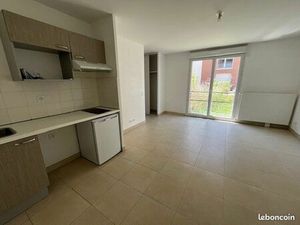 Studio de 33m2 proche rer d - toutes charges comprises