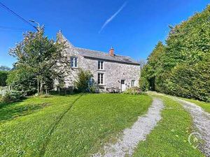SOUS OPTION !!! Maison en pierre 3 chambres à vendre à Ohey
