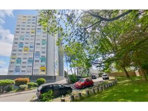 Location appartement  m² T-2 à Lorient  592 €