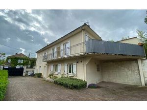 Location appartement  57 m² T-3 à Saint-Maur-des-Fossés  1 450 €