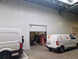 Entrepôt idéalement situé