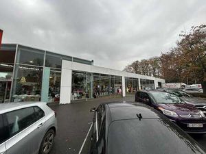 Bâtiment commercial à louer à Bruges