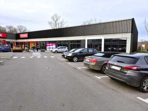 Lessines Commerce de 445m² à louer