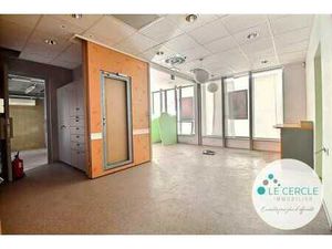 Immeuble à usage multiple à rénover