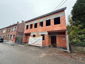 ECAUSSINNES: Maison 3 façades vendu en gros oeuvre fermé