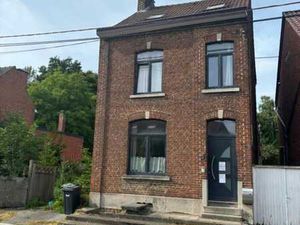 Maison quatre façades à rénover