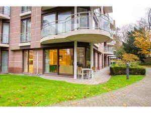 Au sein d'un parc privé  bel appartement avec terrasse