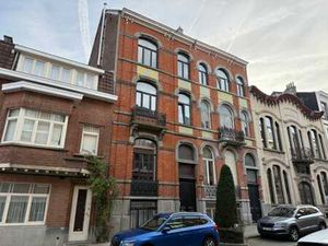 GRIBAUMONT - MAISON DE RAPPORT +/- 315M2 - TRIPLEX + DUPLEX